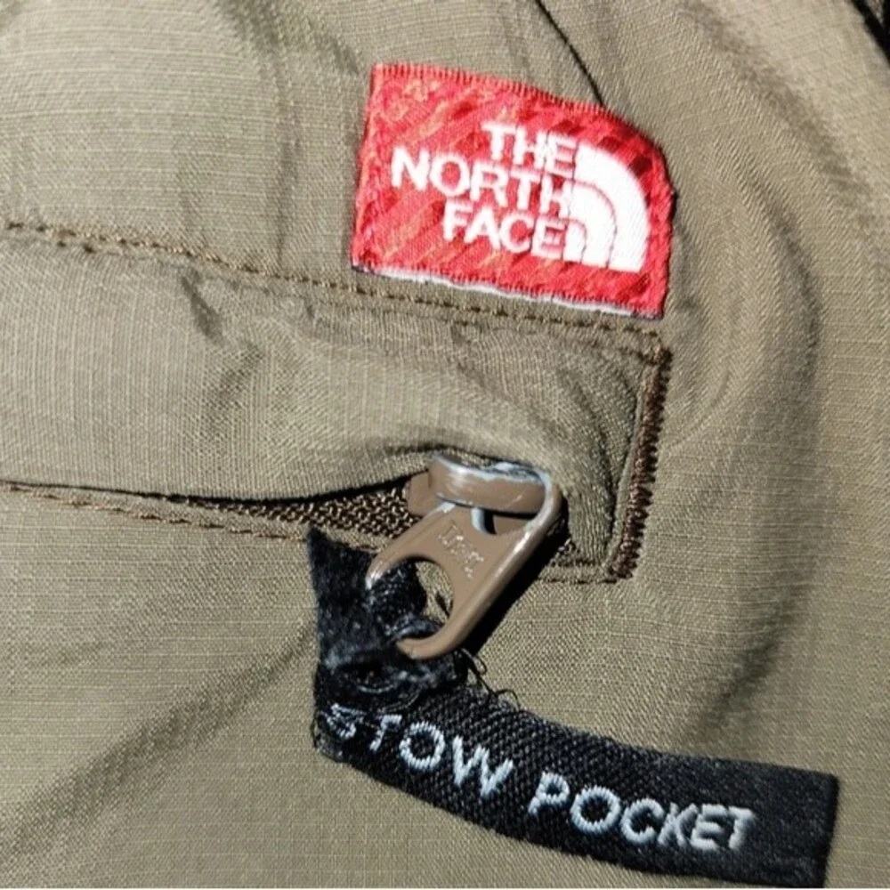 The North Face Army Green Nylon Hiking Shorts Men's Size‎ L